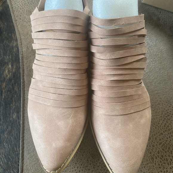 FreeSoul Flat Bootie - Picture 4 of 5